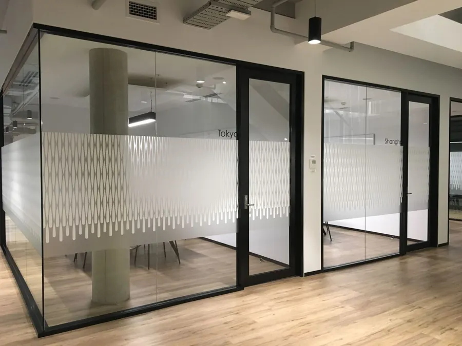 Window Graphics — TwoKinp